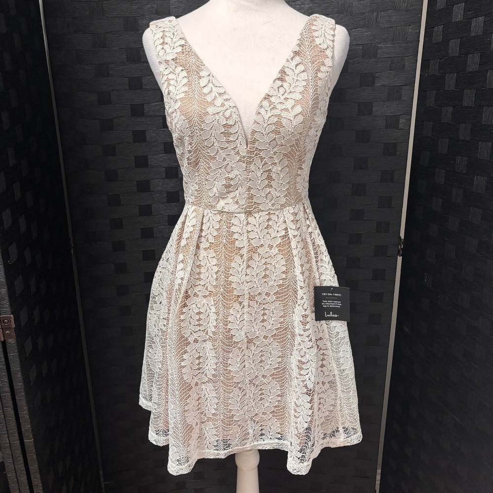NWT Lulus All‎ of My Heart White Lace Skater Dress Small Bride Cocktail Grad